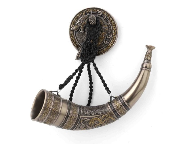 Sigurd Slaying Fafnir Horn